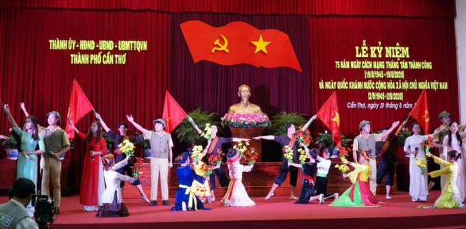 Cần Thơ long trọng kỷ niệm C&aacute;ch mạng th&aacute;ng T&aacute;m v&agrave; Quốc kh&aacute;nh.