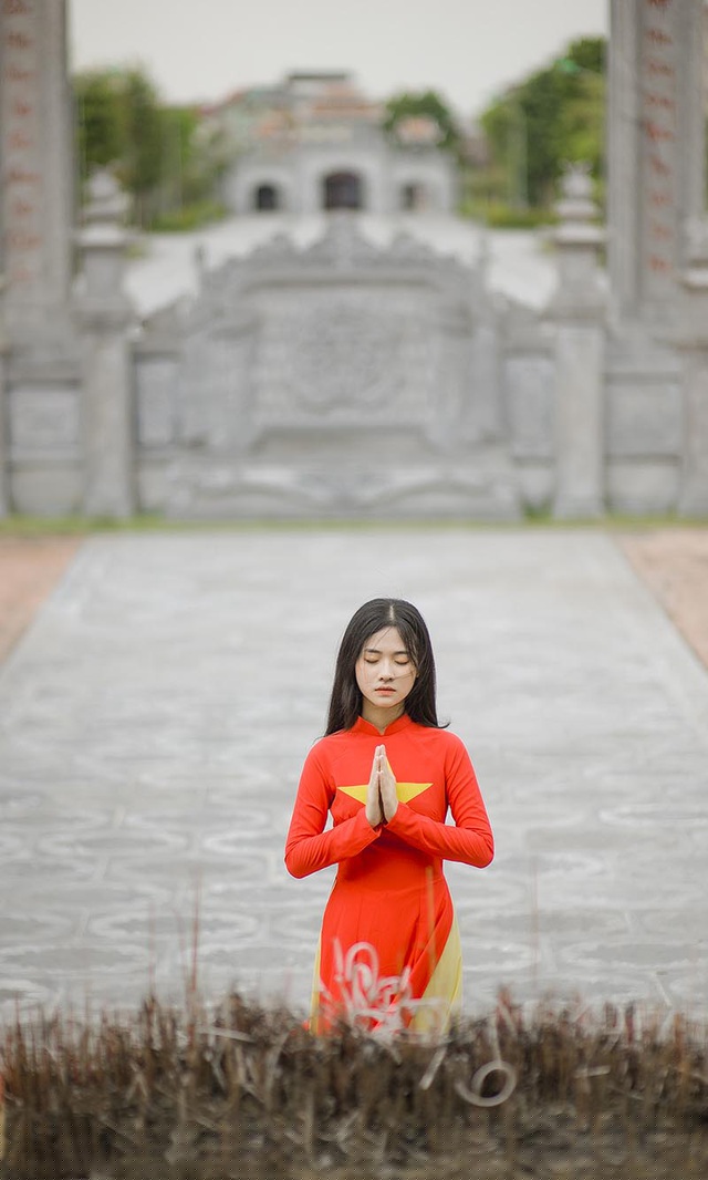 Linh Anh cũng giữ cho m&igrave;nh tinh thần thoải m&aacute;i nhất để bước v&agrave;o năm học lớp 12 với những kỳ thi cam go, căng thẳng ph&iacute;a trước. Linh Anh tin rằng, sự nỗ lực, cố gắng rồi sẽ được đền đ&aacute;p bằng kết quả xứng đ&aacute;ng m&agrave; th&ocirc;i.