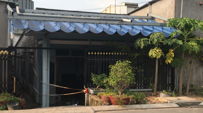 Bình Dương: Nhắc nhở nhóm thanh niên đua xe, hai cha con bị chém trọng thương