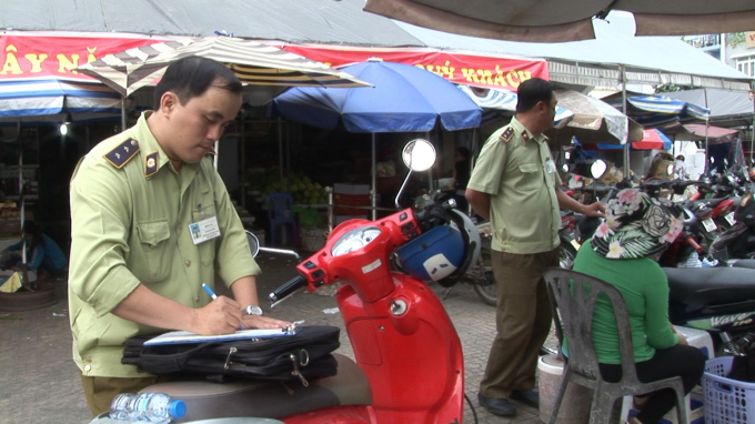 Phát hiện 28 trường hợp vi phạm, lập biên bản xử phạt hành chính tổng số tiền trên 140 triệu đồng.