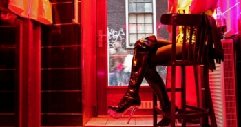 Hà Lan tính đóng cửa phố đèn đỏ