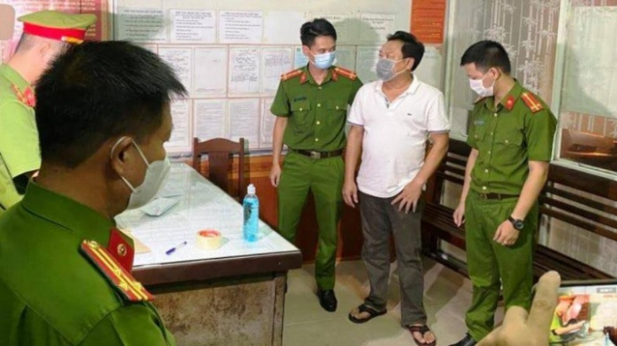 Công an đọc lệnh bắt tạm giam ông Phạm Thanh