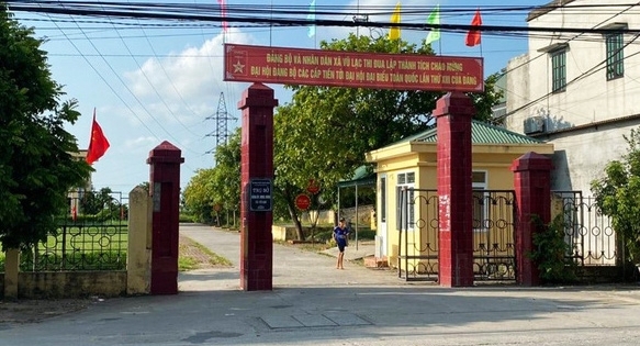 Thái Bình: Đình chỉ công tác chủ tịch HĐND xã bị bắt quả tang đánh bạc tại nhà công an viên