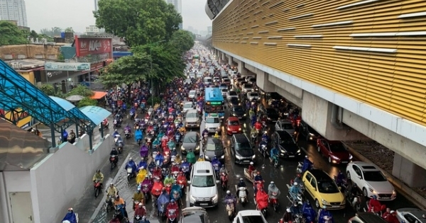 Đoạn đường dài 1km “cõng” đến 7 trường đại học, cao đẳng ở Hà Nội