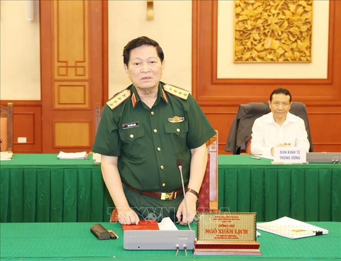 Đại tướng Ngô Xuân Lịch, Ủy viên Bộ Chính trị, Phó Bí thư Quân ủy Trung ương, Bộ trưởng Bộ Quốc phòng phát biểu tại buổi làm việc.Ảnh: Trí Dũng/TTXVN