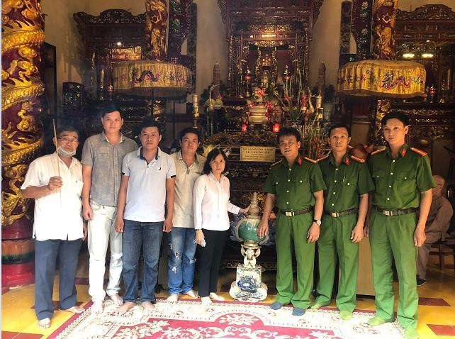 16fb323618fde7a3beec