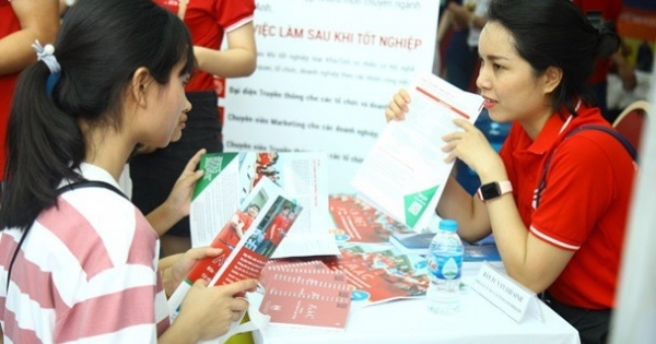 Những hình thức tuyển sinh phản cảm