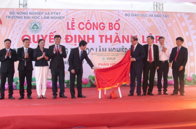 Công bố Quyết định thành lập Phân hiệu Đại học Lâm nghiệp tại tỉnh Gia Lai