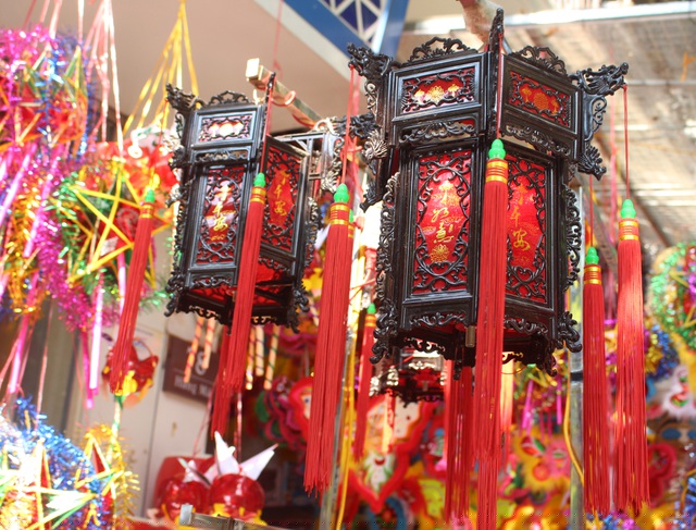 Gi&aacute; cho c&aacute;c mặt h&agrave;ng đồ chơi dao động từ 10.000 đồng/chiếc trở l&ecirc;n