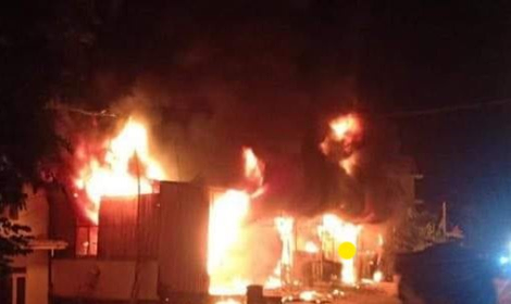 Quảng Ninh: "Bà hỏa" ghé thăm, thiêu rụi cửa hàng thiết bị điện nước trong đêm