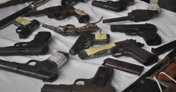 Hà Nội: Bắt giữ nhóm đối tượng tàng trữ, mua bán vũ khí nguy hiểm