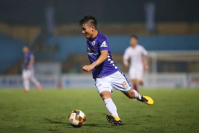 Quang Hải thi đấu trong trận chung kết cúp Quốc gia 2020