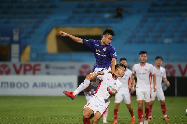 Hiệp một trận chung kết cúp Quốc gia giữa CLB Hà Nội và Viettel vẫn chưa có bàn thắng