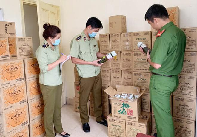 cơ quan Công an quận Bắc Từ Liêm, Hà Nội cho biết đã phát hiện nhóm đối tượng sử dụng mạng xã hội Facebook, Zalo kinh doanh hàng hóa nhập lậu.