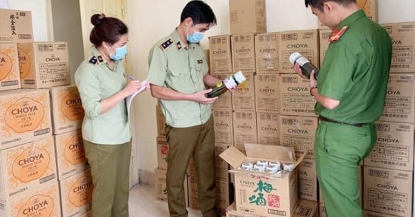 Hà Nội: Phát hiện nhóm đối tượng dùng mạng xã hội Facebook, Zalo để kinh doanh hàng nhập lậu