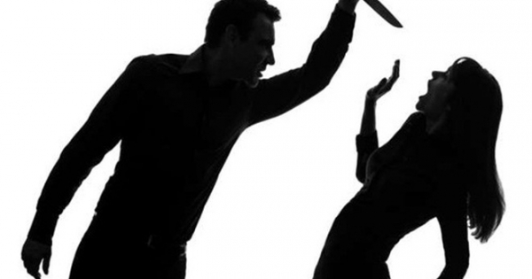 Níu kéo tình cảm không được, rút dao trong cạp quần chém vợ và mẹ vợ