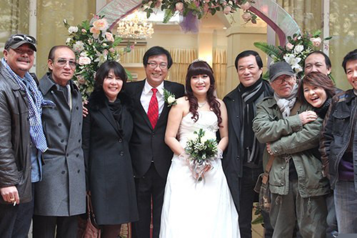 Đám cưới của NSND Trọng Trinh và vợ kém 16 tuổi.