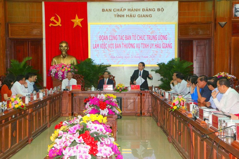 Ông Lê Tiến Châu nhận quyết định làm Bí thư tỉnh ủy Hậu Giang