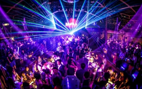 Bình Dương: Cho phép quán bar, karaoke hoạt động lại