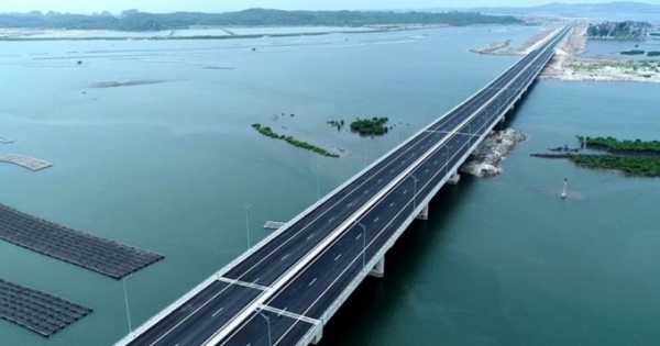 Quảng Ninh chính thức thành lập khu kinh tế ven biển