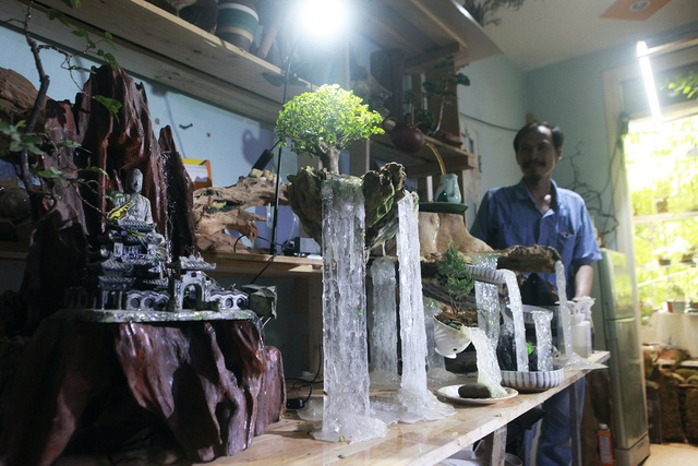 Những “tiểu cảnh bay” rất độc đáo trong căn phòng rộng khoảng gần 10m2 của anh Đinh Hữu Huỳnh trên đường Khương Đình (quận Thanh Xuân, Hà Nội).