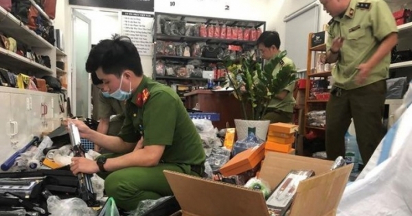 Núp bóng shop kinh doanh túi xách bán “chui” hàng nghìn hung khí nguy hiểm