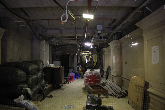 Một khách sạn đang chuẩn bị thi công để đón khách trở lại