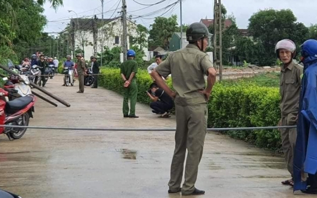 Con rể cầm dao truy sát gia đình mẹ vợ, 3 người thương vong