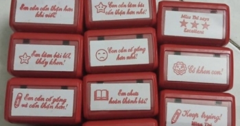 Xin thầy cô đừng lạm dụng con dấu thay lời nhận xét