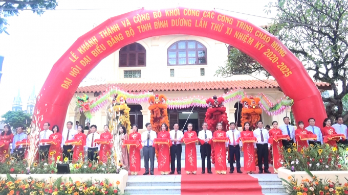 Nghi thức cắt băng khánh thành và công bố khởi công các công trình tại Nhà truyền thống – thành phố Thủ Dầu Một