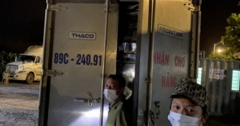 Tài xế giấu bố vào thùng phuy để trên xe chở hải sản nhằm “thông” chốt Covid-19
