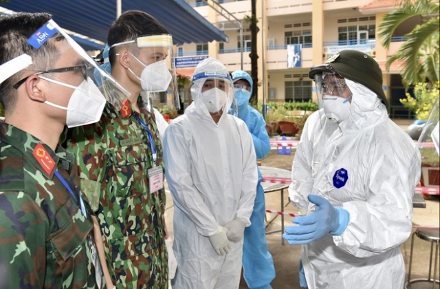 Thủ tướng kiểm tra đột xuất c&aacute;c