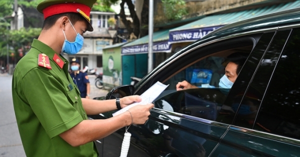 6 nhóm đối tượng nào được cấp giấy đi đường tại Hà Nội?