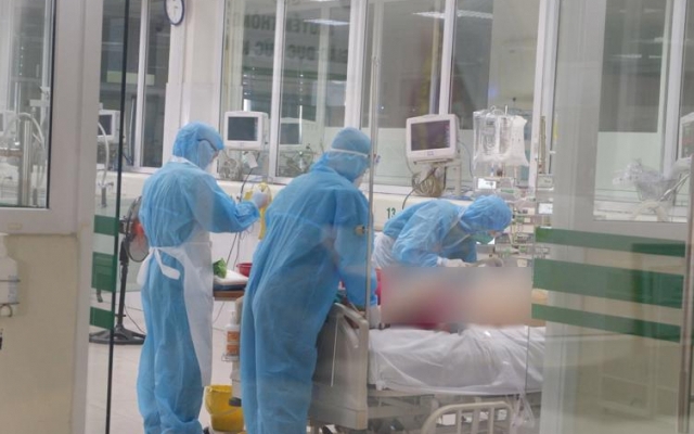 Tính đến sáng 5/9, có hơn 1.100 ca mắc COVID-19 thở máy và ECMO