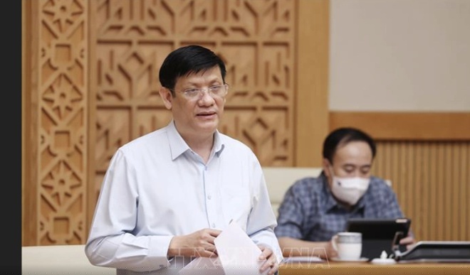 Bộ trưởng Y tế Nguyễn Thanh Long báo cáo, cập nhật diễn biến dịch bệnh tại cuộc họp.