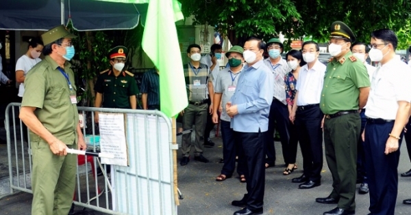 Bí thư Hà Nội yêu cầu cấp giấy đi đường nhanh gọn