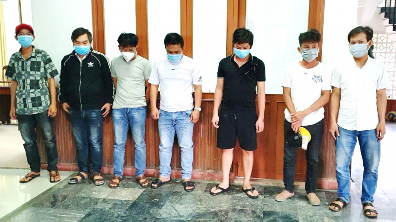 Bảy người trong đường dây tổ chức đánh bạc và đánh bạc đã bị tạm giữ hình sự.