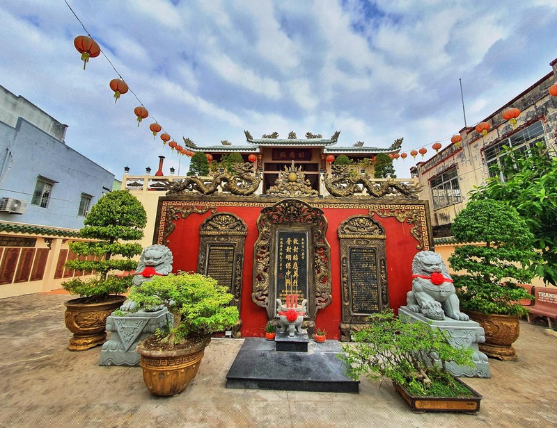 Hải Nam Cổ Miếu ở trung tâm TP Cà Mau.