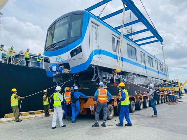 Tuyến metro số 1 đang bị chậm tiến độ, chủ đầu tư đề xuất kéo dài thời gian hoàn thành đến cuối năm 2023, đầu năm 2024. Ảnh: ĐÀO TRANG