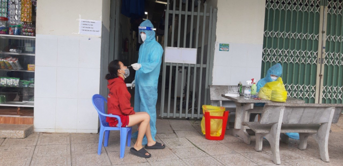 Chuan bi di doi cong nhan o tro de gian cach