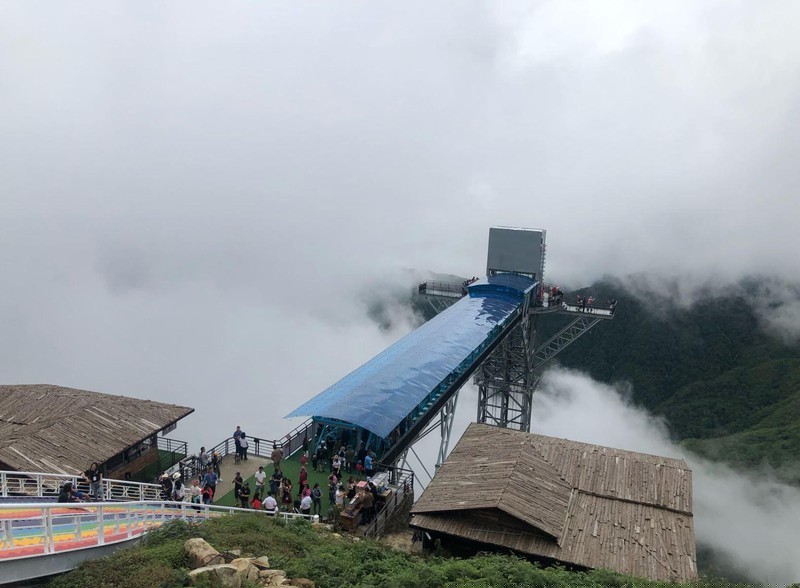 Khu du lịch cầu k&iacute;nh rồng m&acirc;y thuộc huyện Tam đường tỉnh Lai Ch&acirc;u.