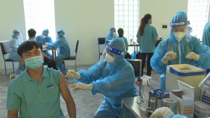 14.9- tiem vacxin Tra Vinh