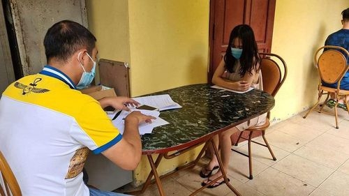 Bắt quả tang 4 cặp nam nữ sử dụng ma tuý trong căn hộ sang trọng