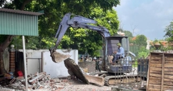 Vĩnh Phúc: Tháo dỡ công trình vi phạm an toàn hành lang giao thông Quốc lộ 2A