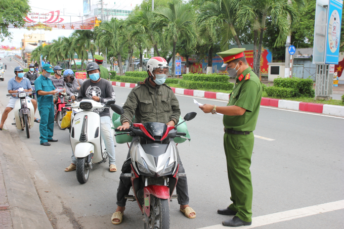 Dù được nới lỏng giãn cách, nhưng Bí thư Tỉnh uỷ Lữ Văn Hùng đề nghị không được chủ quan, lơ là, mất cảnh giác với dịch bệnh.