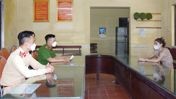 Hải Dương: Chốt kiểm so&aacute;t dịch bệnh ph&aacute;t hiện đối tượng t&agrave;ng trữ ma t&uacute;y