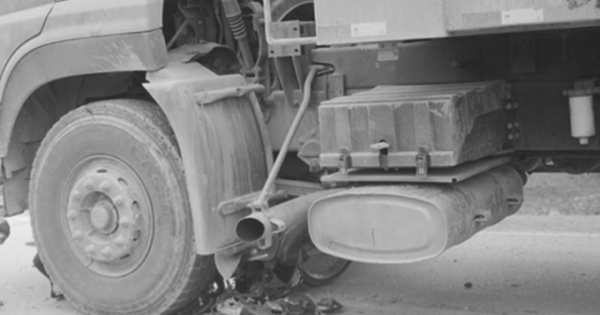 Hà Giang: Chui xuống gầm sửa xe, người đàn ông bị ô tô lăn qua tử vong