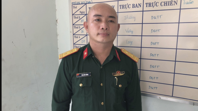 Đối tượng Văn Đức Hùng giả mạo sĩ quan quân đội.