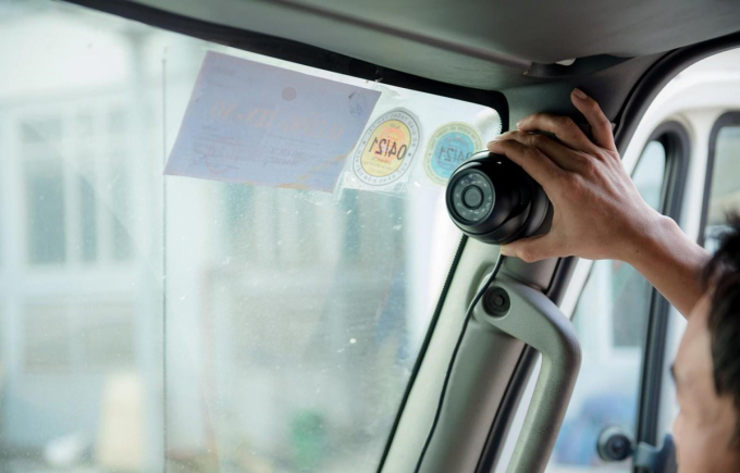 lap_camera_tren_xe_khach