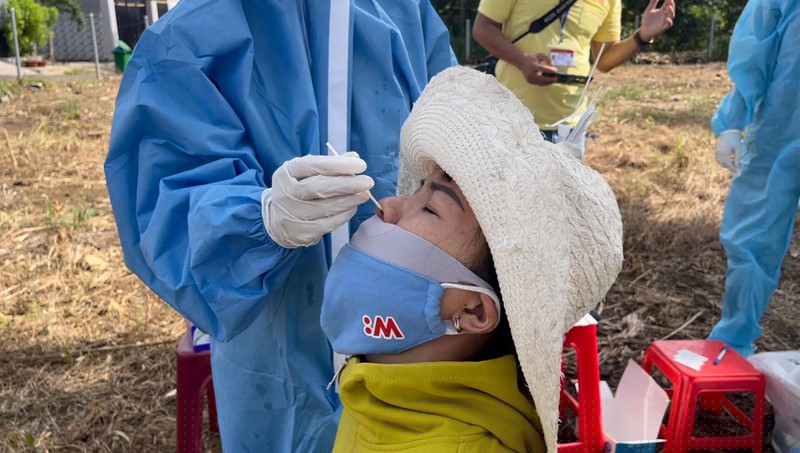 X&atilde; Hưng Lộc, huyện Thống Nhất đ&atilde; ho&agrave;n th&agrave;nh 100% việc x&eacute;t nghiệm kh&aacute;ng nguy&ecirc;n COVID &ndash; 19 theo chỉ đạo của tỉnh Đồng Nai.